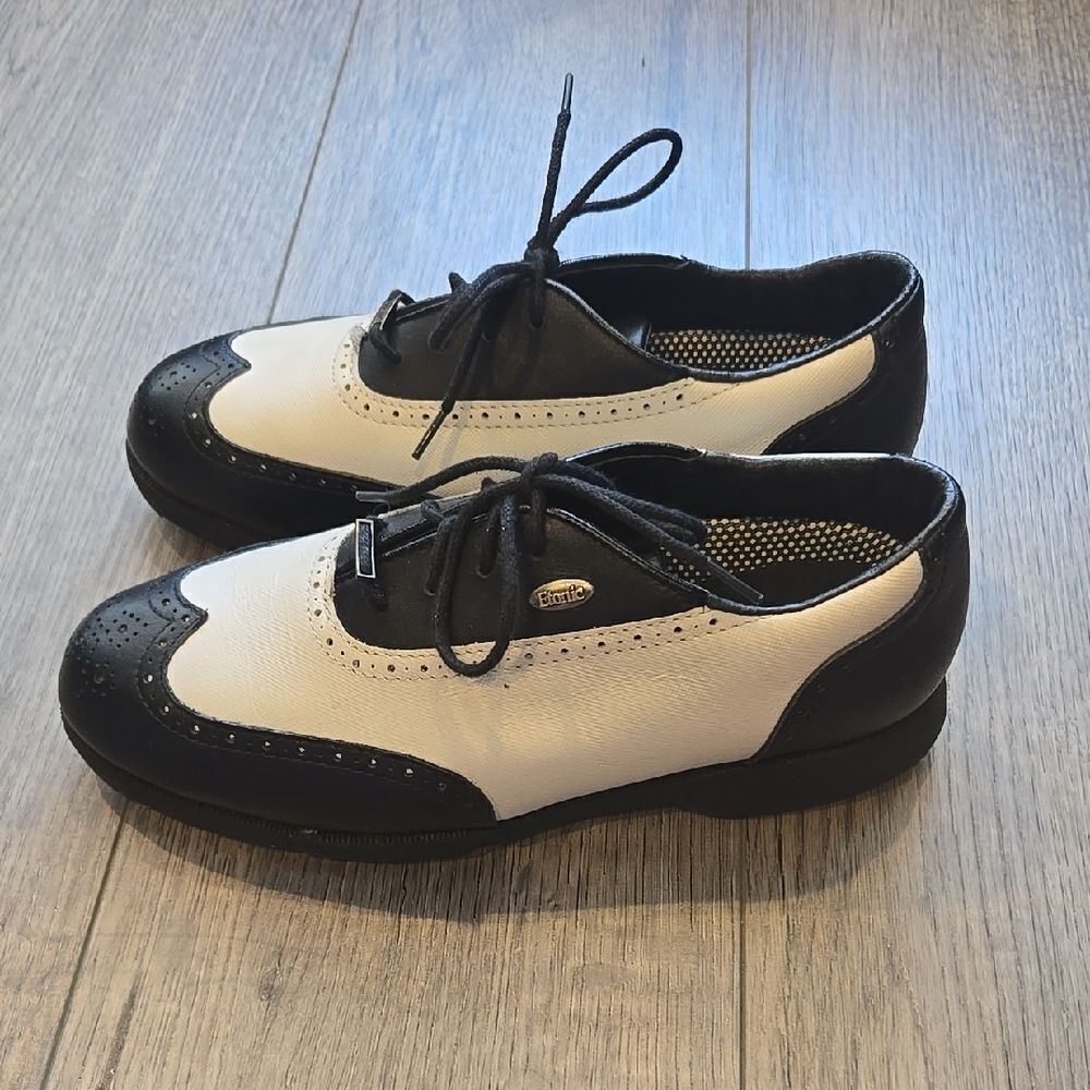 WOMENS Black and White Oxford Shoes - Picture 3 of 7